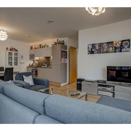 Stylish And Charming Apt For Up To 4, Manchester Appartement Buitenkant foto