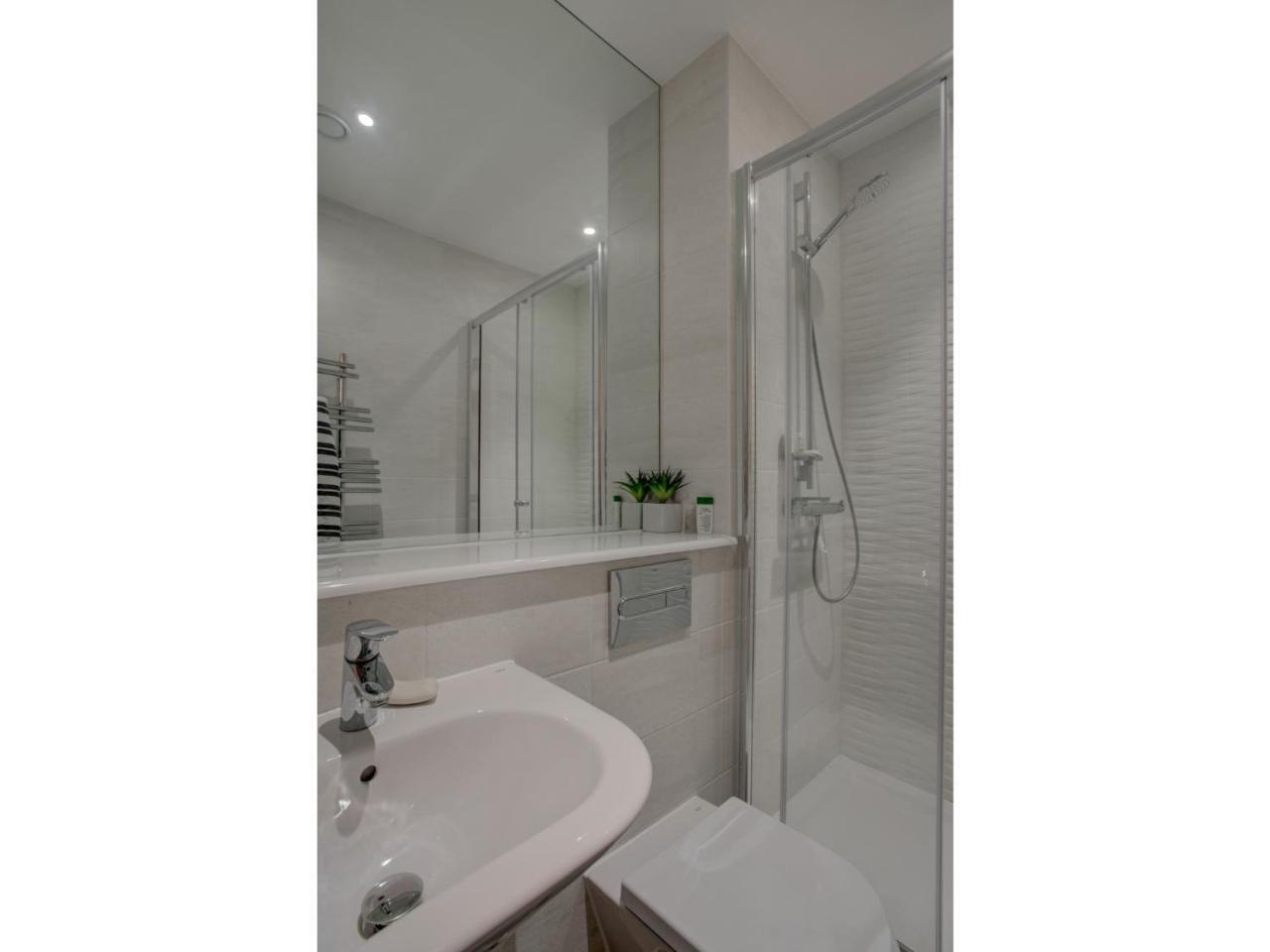 Stylish And Charming Apt For Up To 4, Manchester Appartement Buitenkant foto